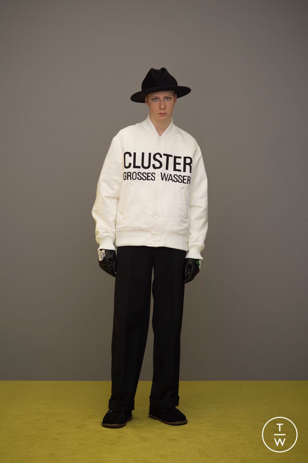 Fashion Week Paris Fall/Winter 2023 look 41 de la collection Undercover menswear