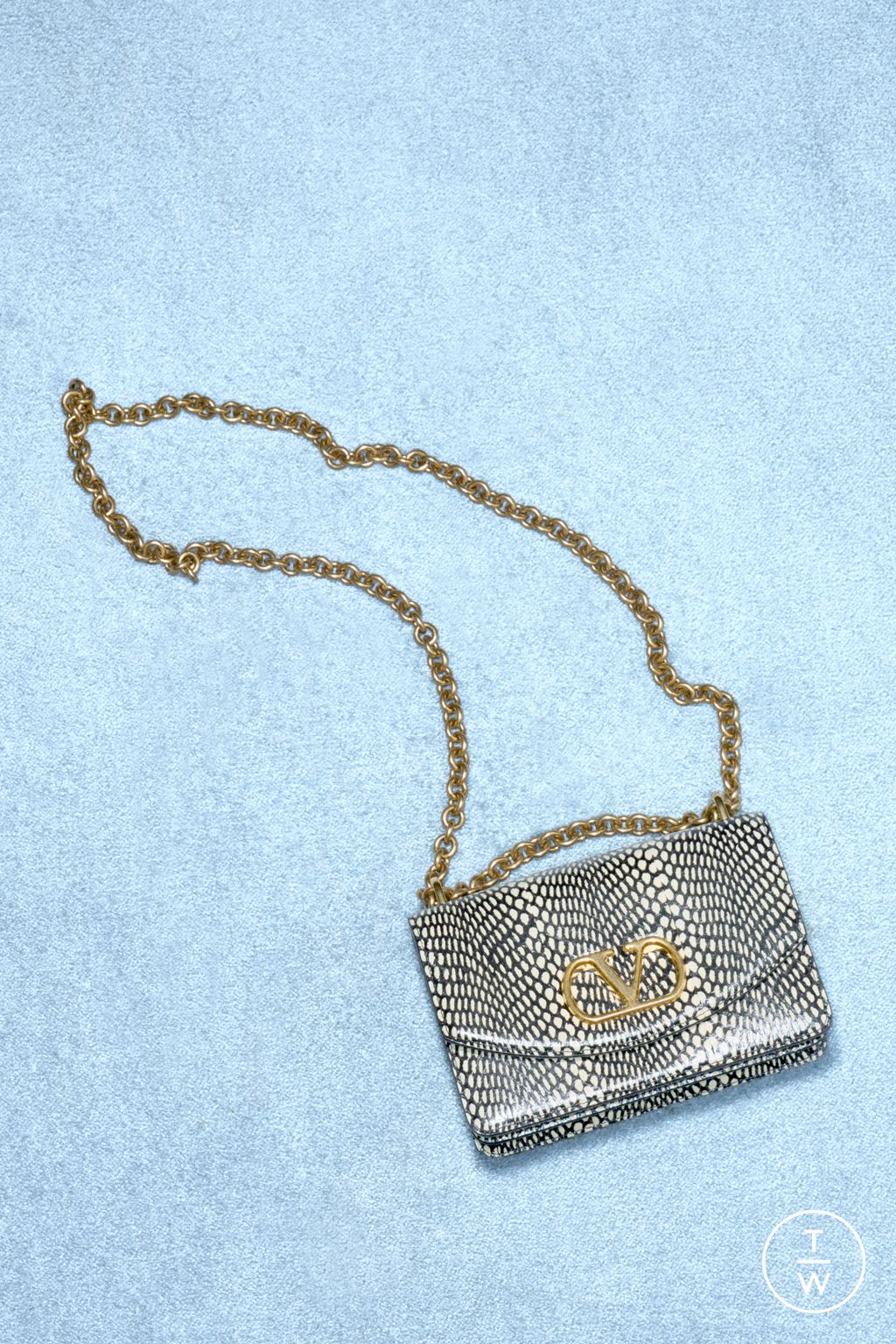 Fashion Week Paris Resort 2026 look 26 from the Valentino collection womenswear accessories