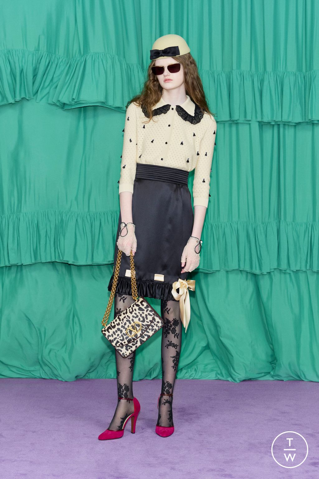 Fashion Week Paris Pre-Fall 2025 look 67 de la collection Valentino womenswear