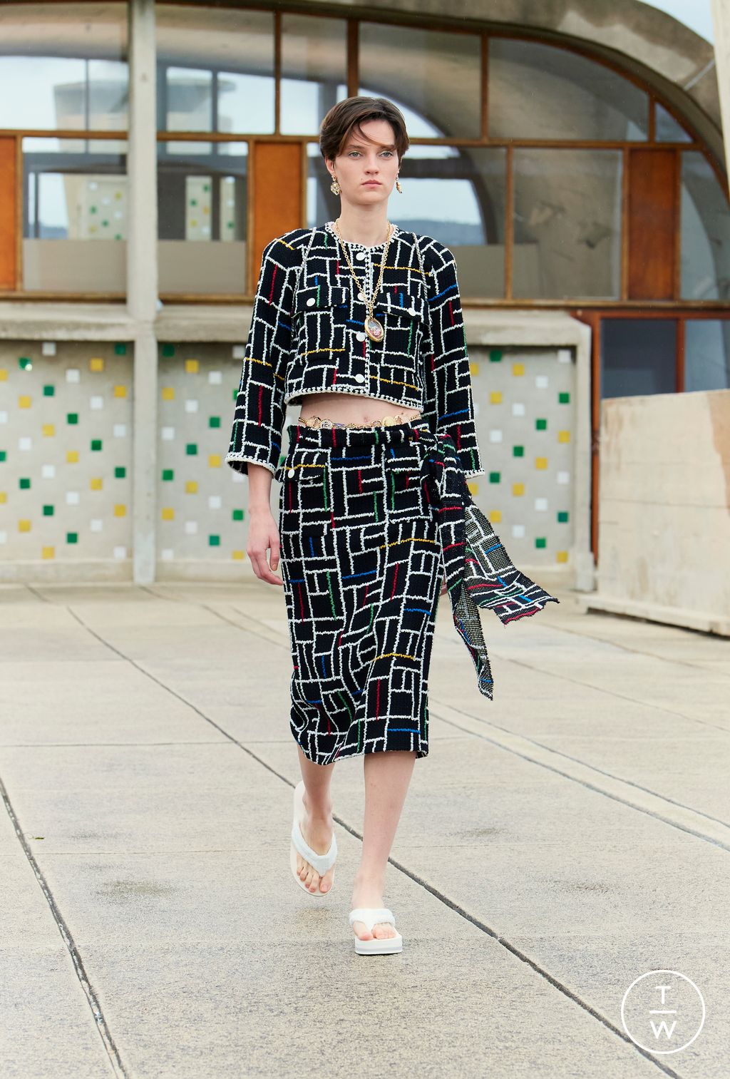 Fashion Week Paris Resort 2025 look 34 from the Chanel collection womenswear