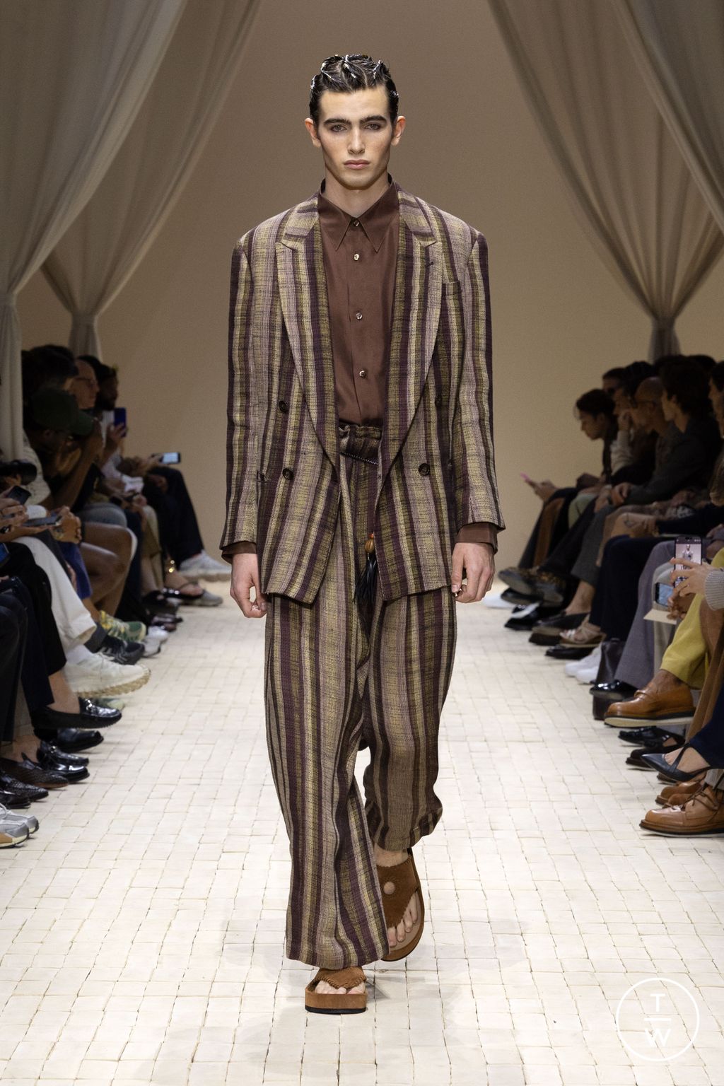Fashion Week Milan Spring/Summer 2026 look 34 de la collection Emporio Armani menswear