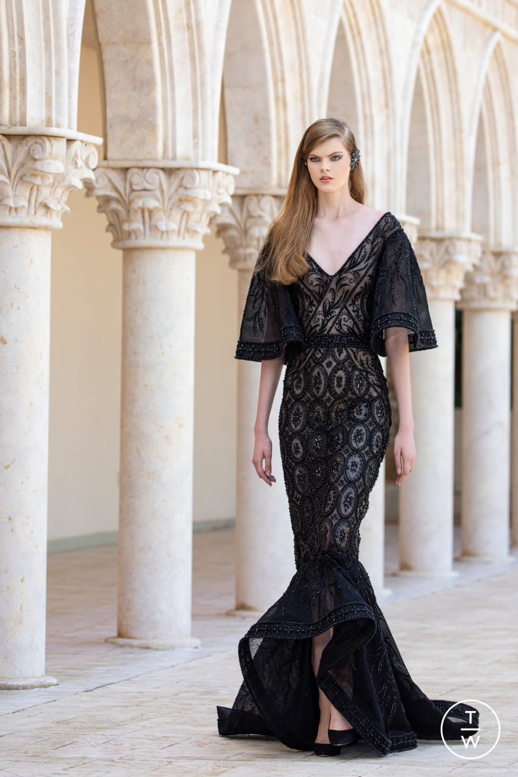 Fashion Week Paris Fall/Winter 2021 look 36 de la collection Georges Hobeika couture