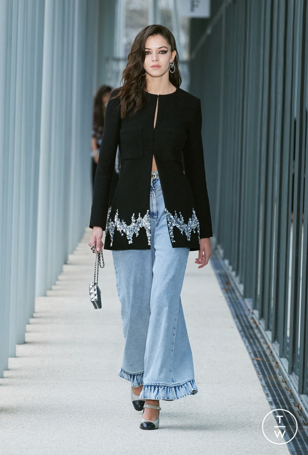 Fashion Week Paris Pre-Fall 2022 look 34 from the Chanel collection womenswear