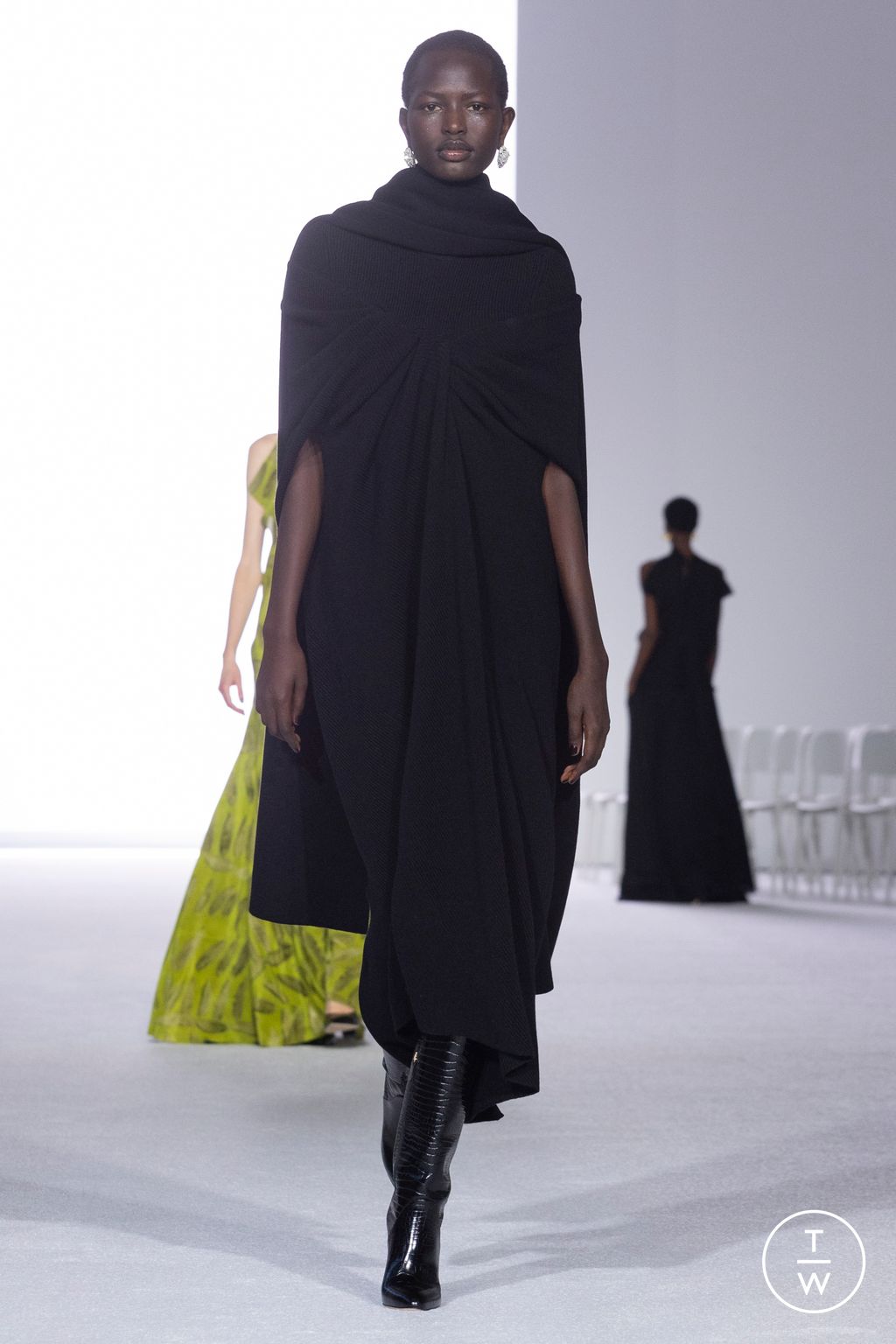 Fashion Week New York Fall/Winter 2024 look 34 de la collection Brandon Maxwell womenswear