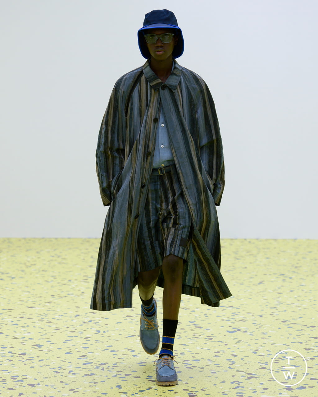 Fashion Week Paris Spring/Summer 2022 look 34 from the Paul Smith collection menswear