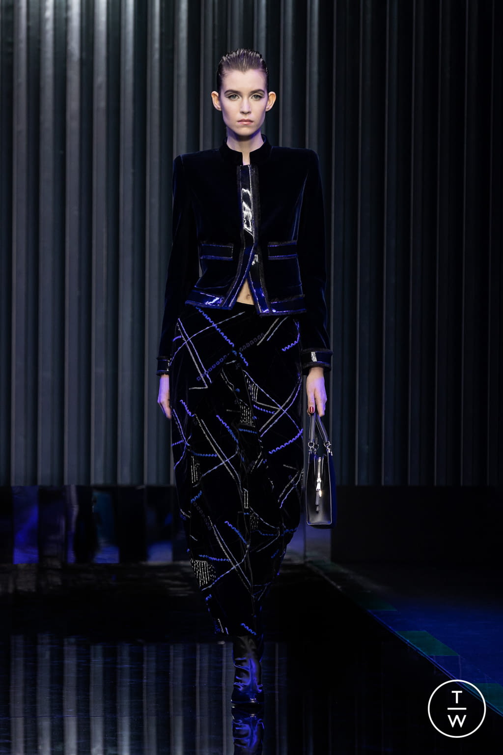 Fashion Week Milan Fall/Winter 2022 look 34 from the Giorgio Armani collection womenswear