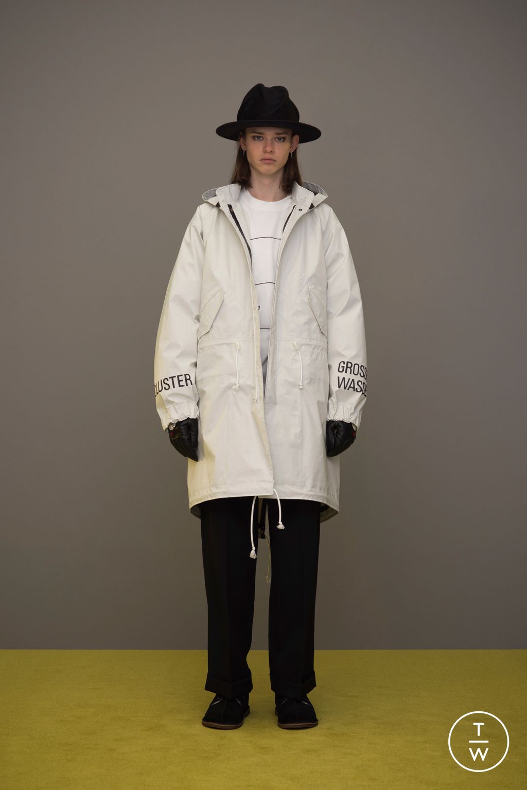 Fashion Week Paris Fall/Winter 2023 look 43 de la collection Undercover menswear