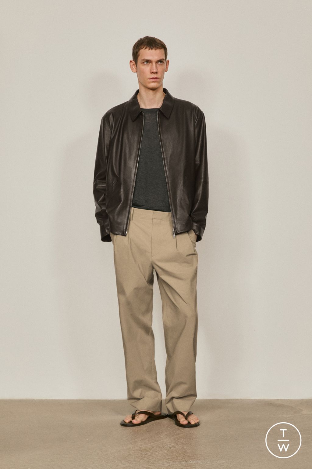 Fashion Week Paris Spring/Summer 2026 look 9 from the Massimo Dutti collection menswear