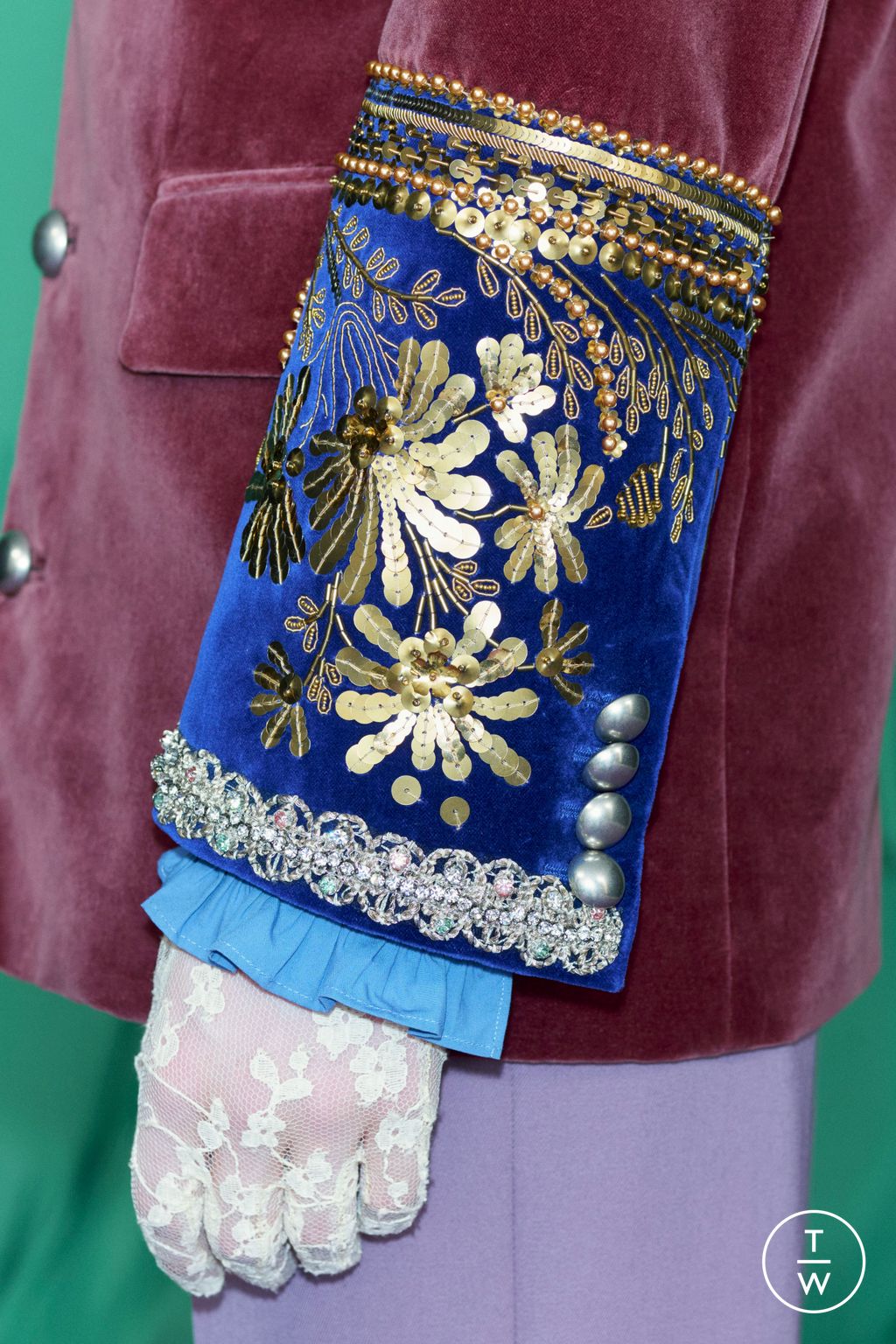 Fashion Week Paris Pre-Fall 2025 look 70 de la collection Valentino womenswear