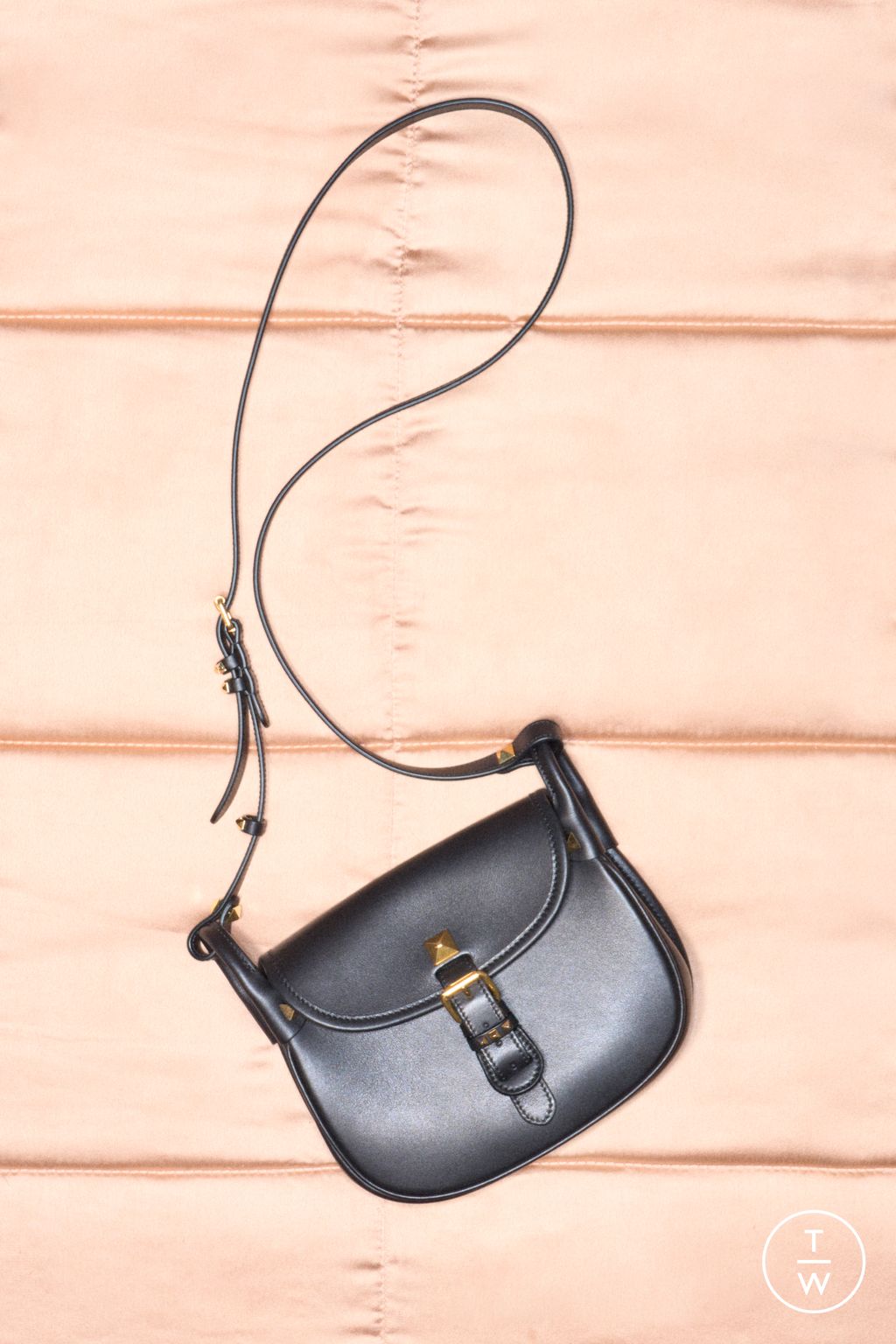 Fashion Week Paris Resort 2026 look 28 from the Valentino collection womenswear accessories