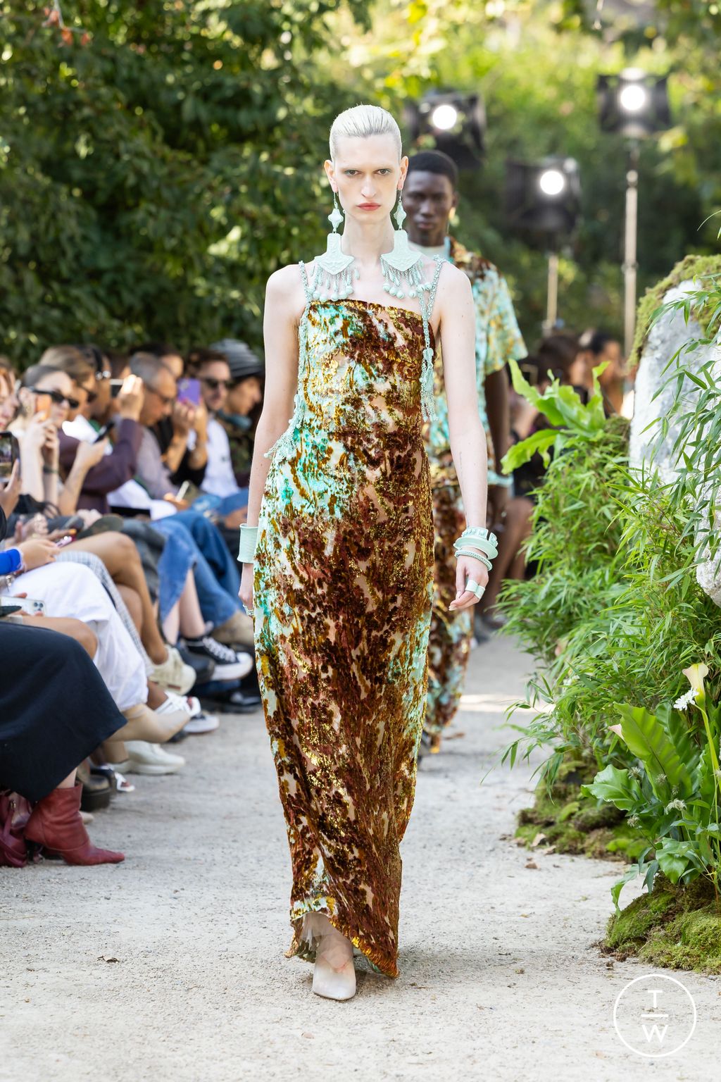 Fashion Week London Spring/Summer 2024 look 35 from the MITHRIDATE collection 女装