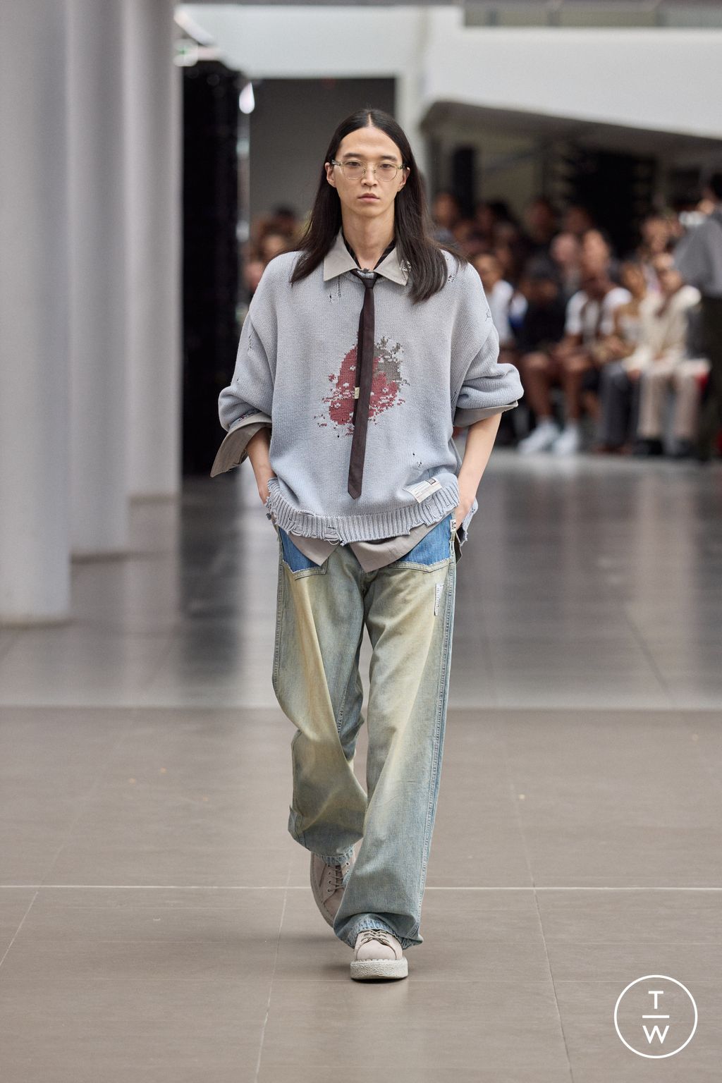 Fashion Week Paris Spring/Summer 2026 look 35 from the Maison Mihara Yasuhiro collection menswear