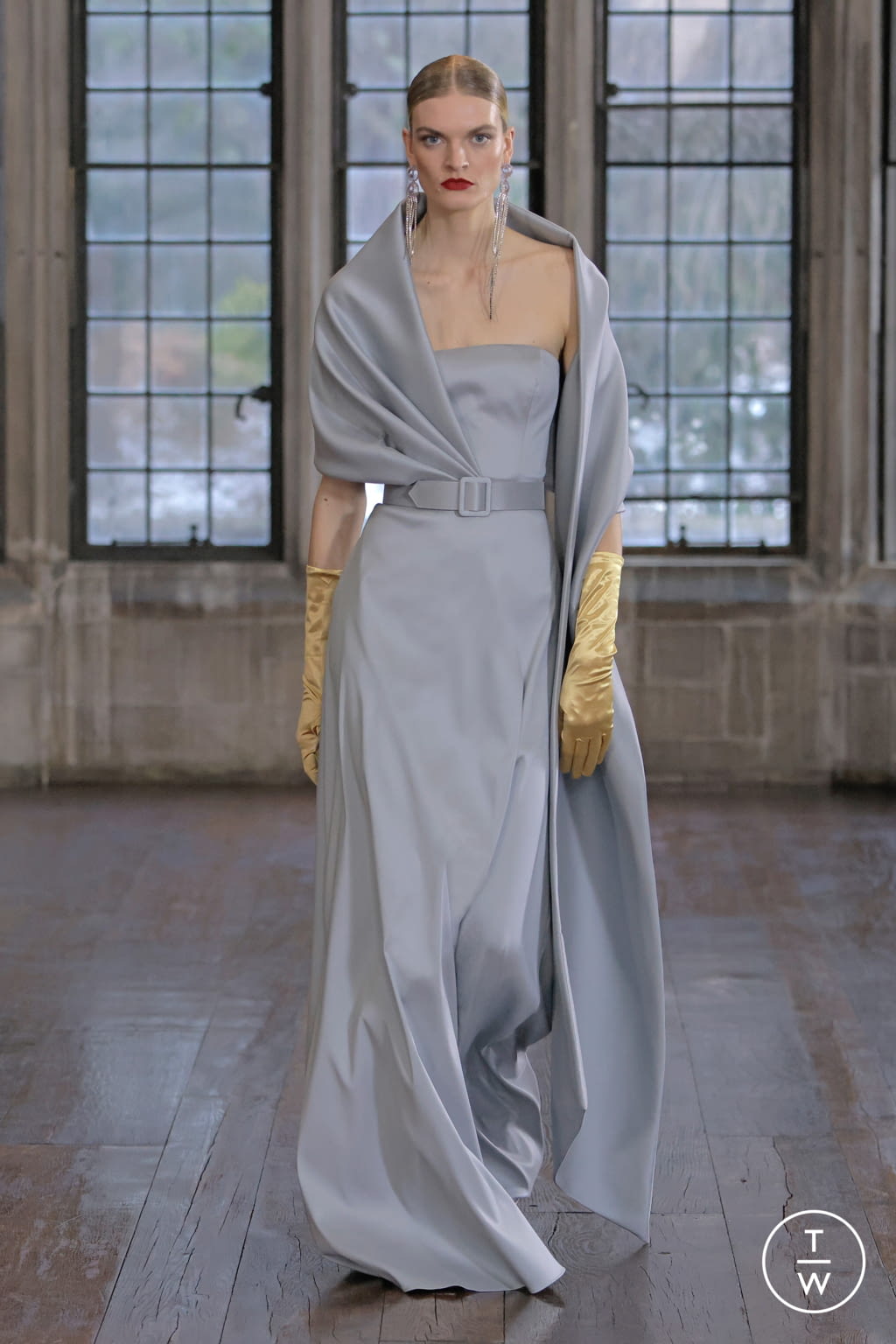 Fashion Week New York Fall/Winter 2022 look 35 from the Badgley Mischka collection womenswear