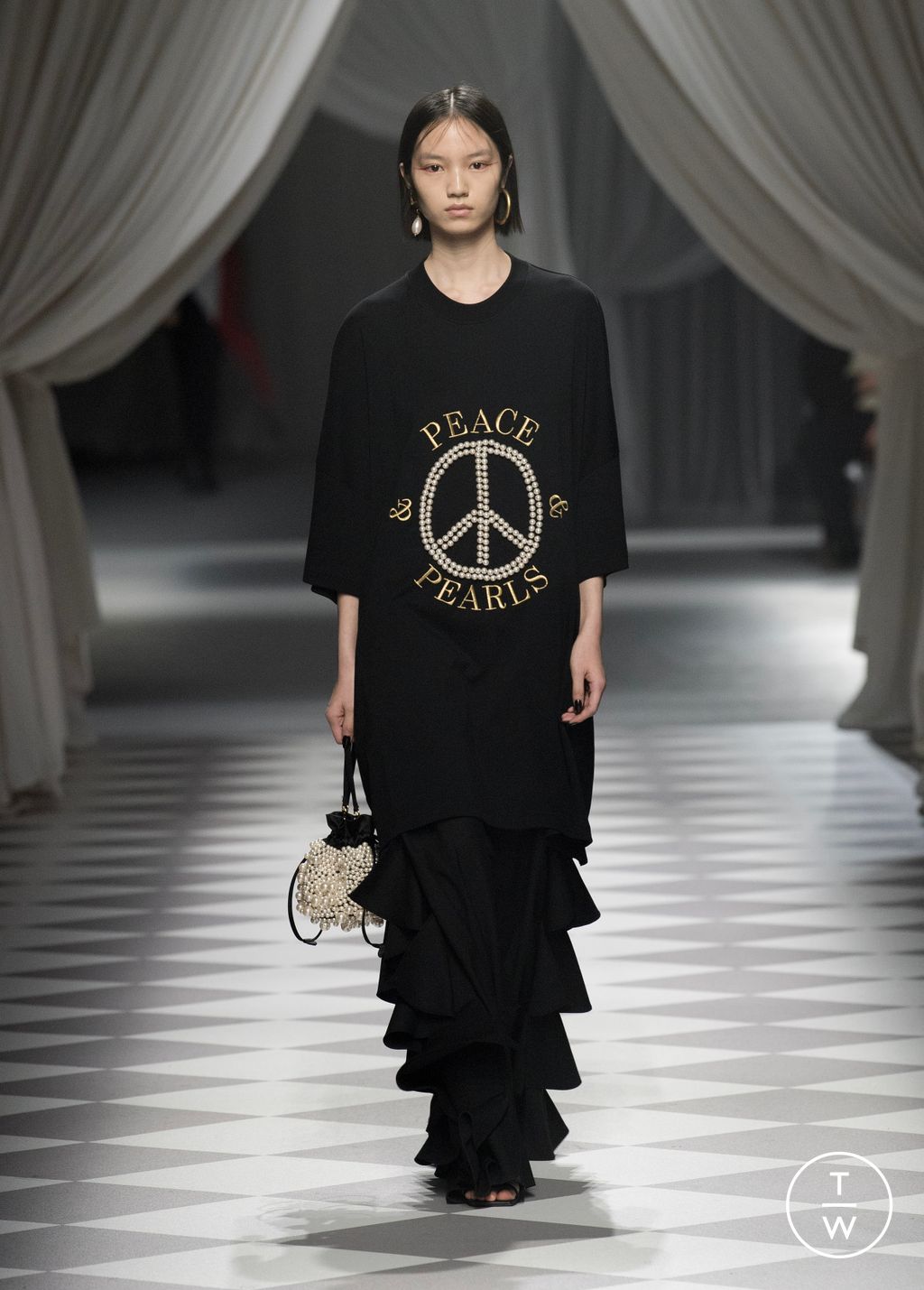 Fashion Week Milan Fall/Winter 2024 look 35 de la collection Moschino womenswear