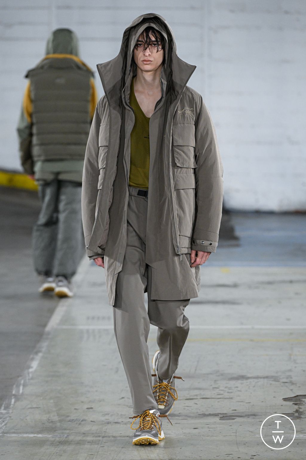 Fashion Week Paris Fall/Winter 2026 look 35 from the White Mountaineering collection menswear