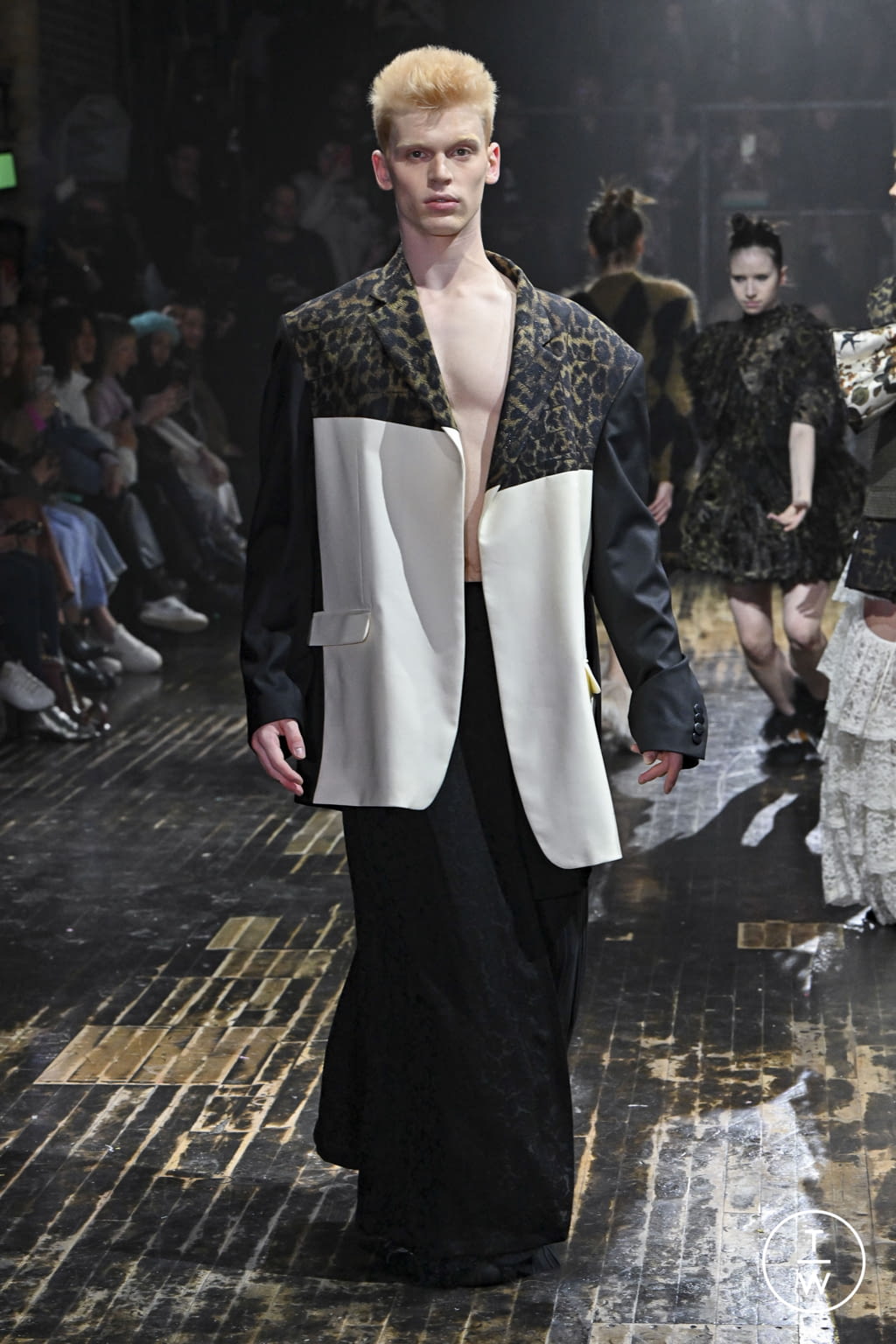 Fashion Week London Fall/Winter 2022 look 5 from the Preen by Thornton Bregazzi collection womenswear