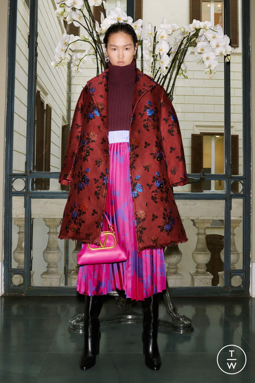 Fashion Week Paris Pre-Fall 2020 look 35 from the Valentino collection 女装