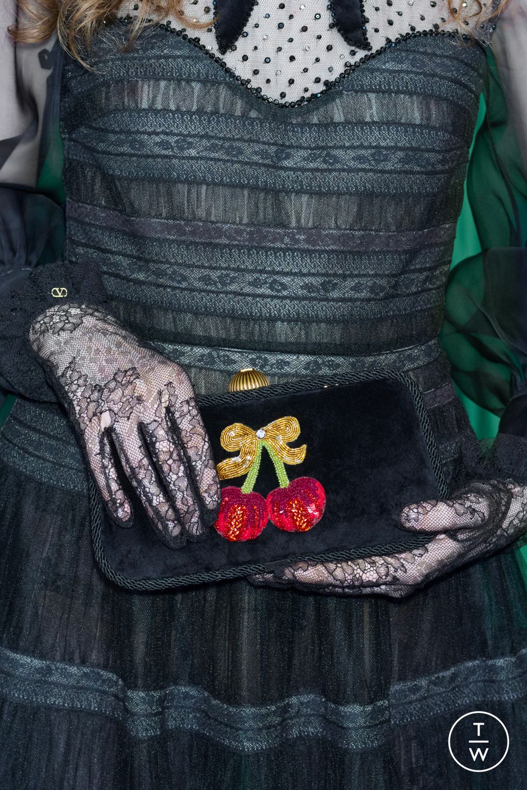 Fashion Week Paris Pre-Fall 2025 look 72 de la collection Valentino womenswear