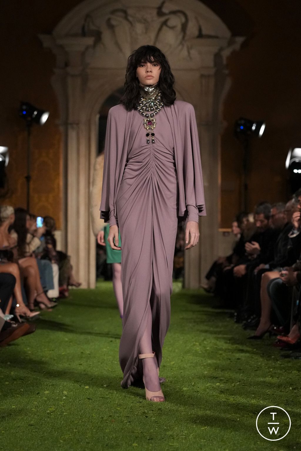 Fashion Week Paris Fall/Winter 2026 look 35 from the Valentino collection womenswear