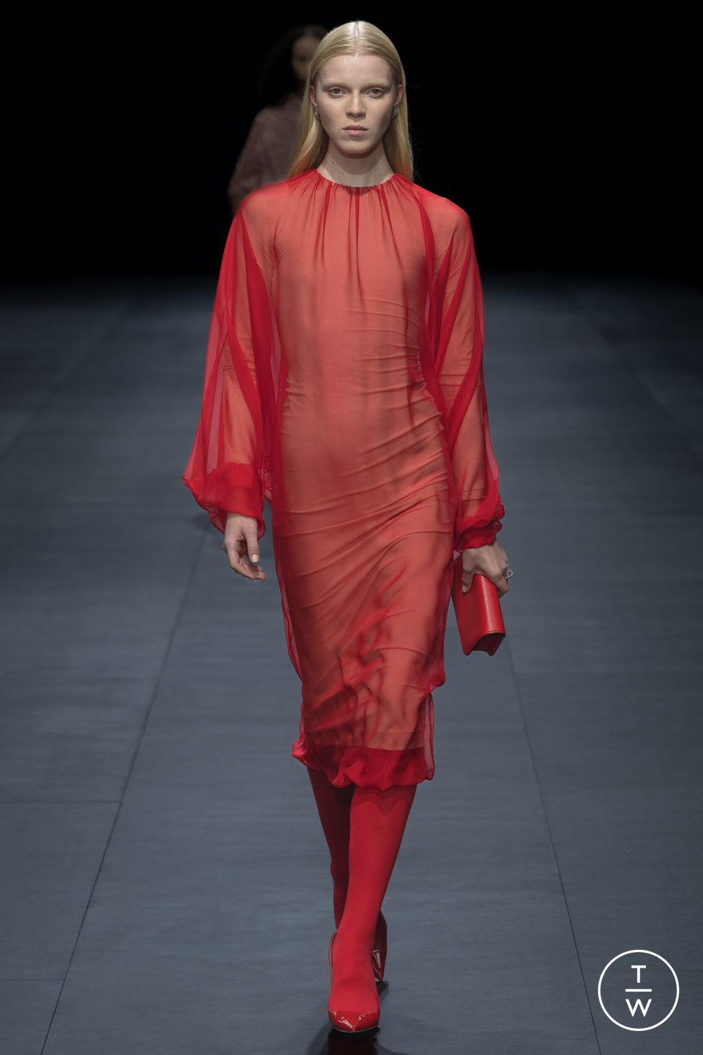 Fashion Week Paris Spring/Summer 2023 look 35 from the Valentino collection womenswear