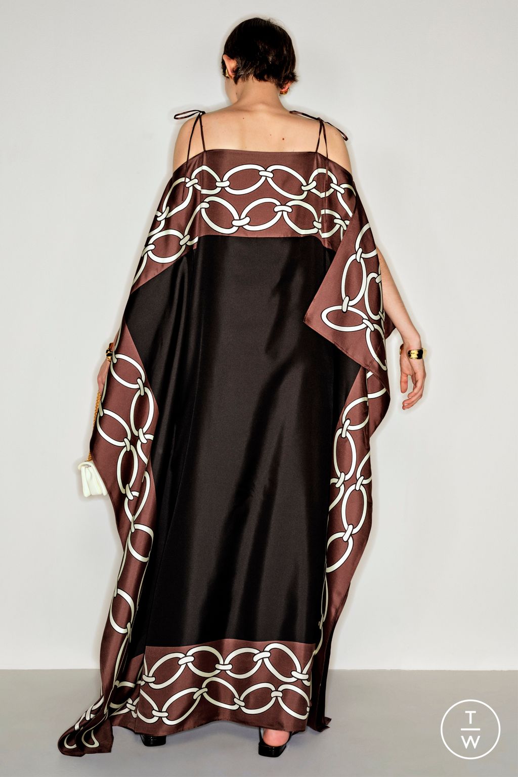 Fashion Week Paris Resort 2023 look 35 de la collection Valentino womenswear