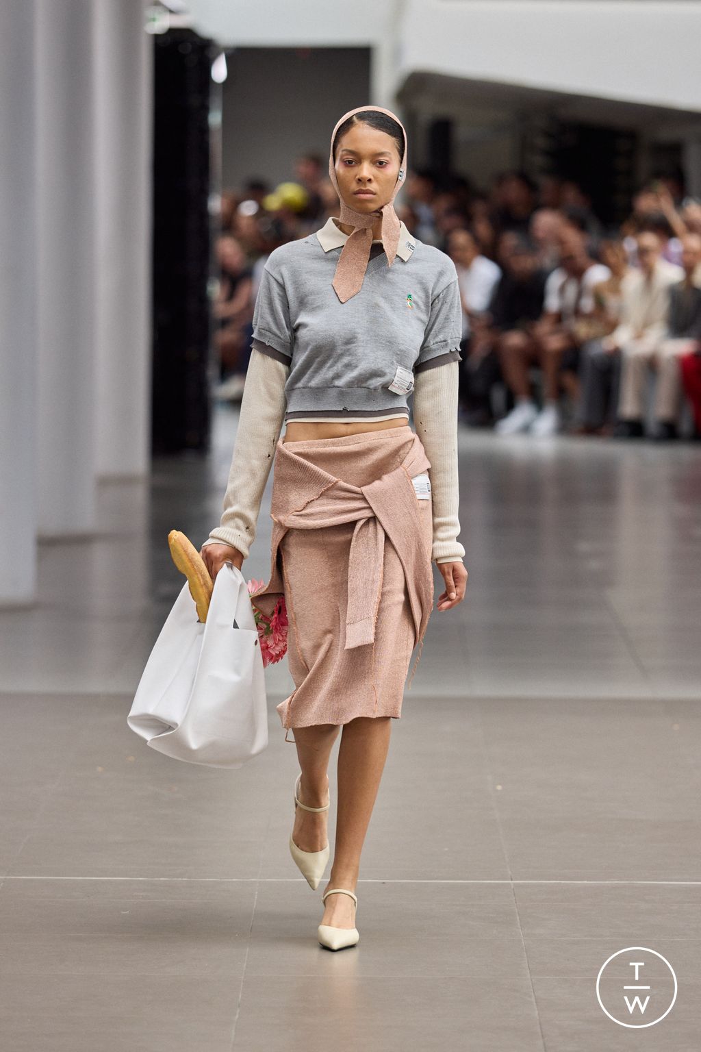 Fashion Week Paris Spring/Summer 2026 look 36 from the Maison Mihara Yasuhiro collection menswear