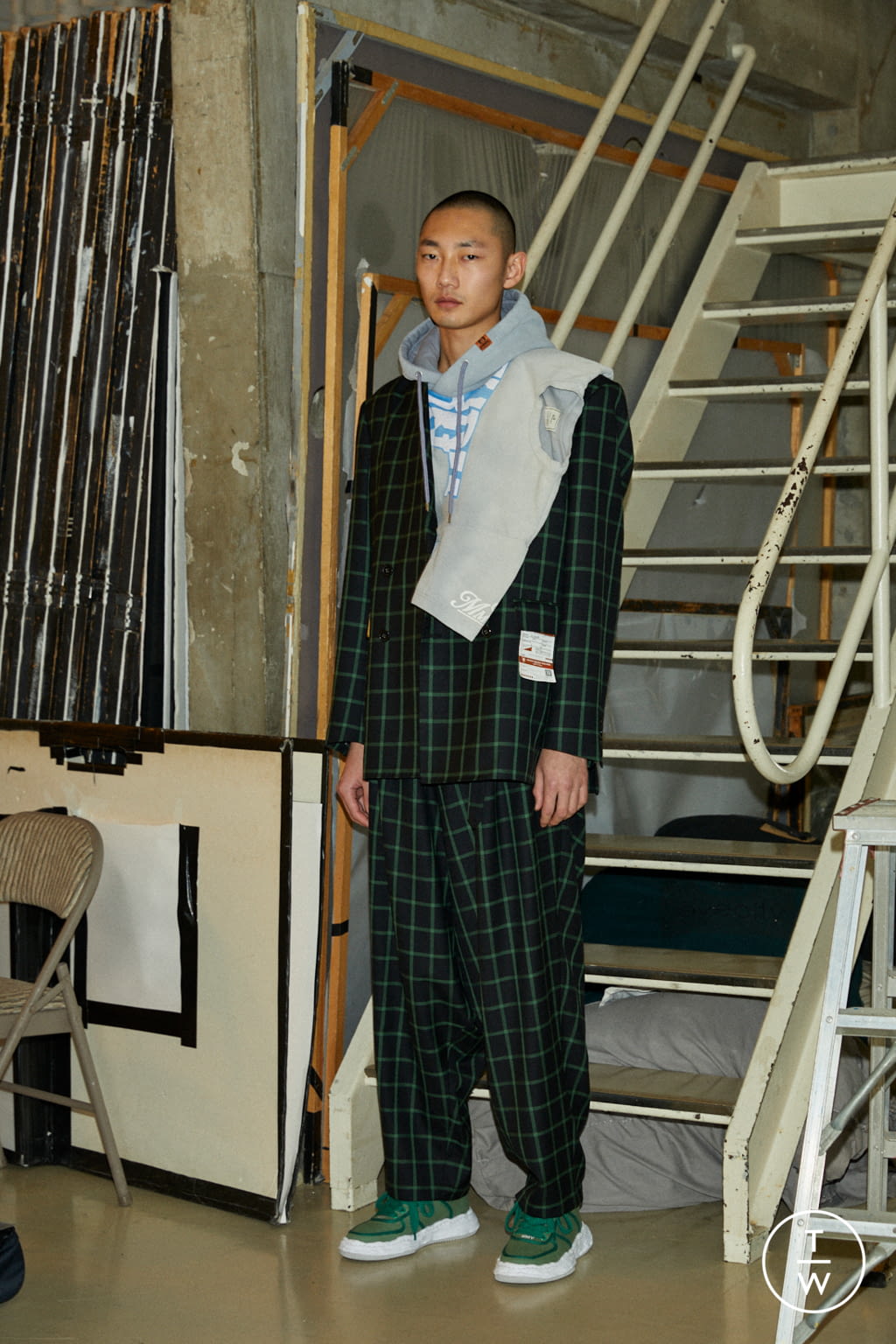 Fashion Week Paris Fall/Winter 2021 look 36 from the Maison Mihara Yasuhiro collection 男装