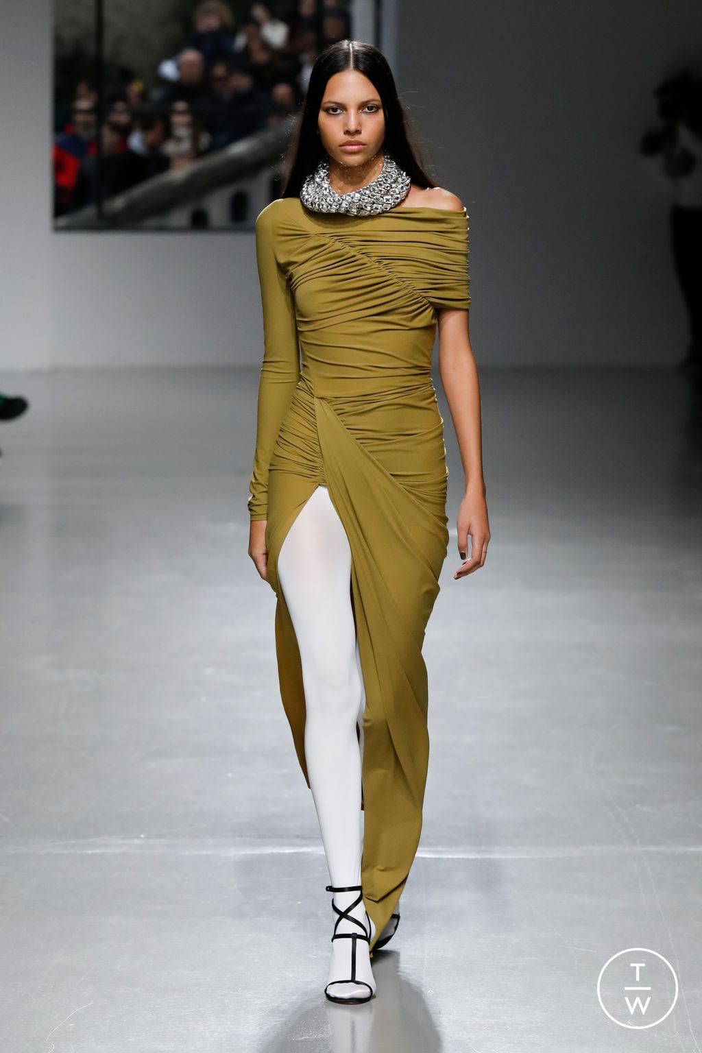 Fashion Week Paris Fall/Winter 2023 look 36 from the Atlein collection womenswear
