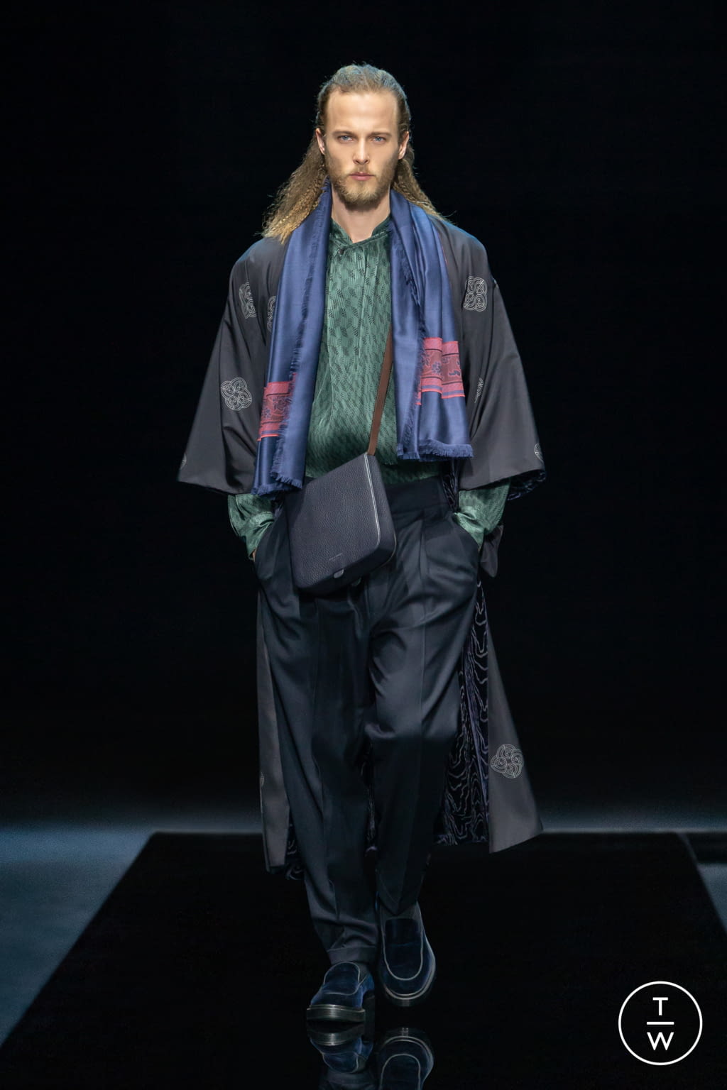 Fashion Week Milan Fall/Winter 2021 look 37 de la collection Giorgio Armani menswear
