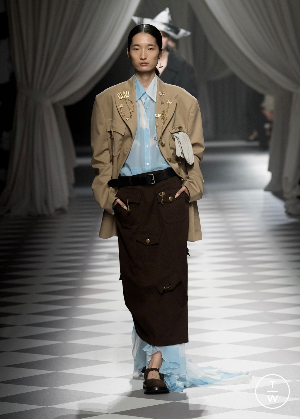 Fashion Week Milan Fall/Winter 2024 look 37 from the Moschino collection 女装