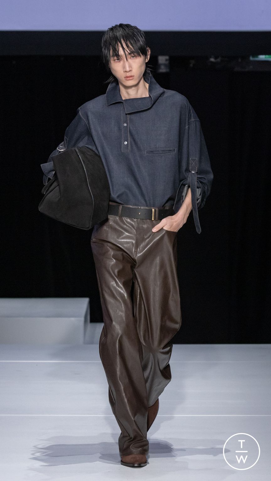 Fashion Week Paris Fall/Winter 2024 look 37 from the System Studios collection 男装