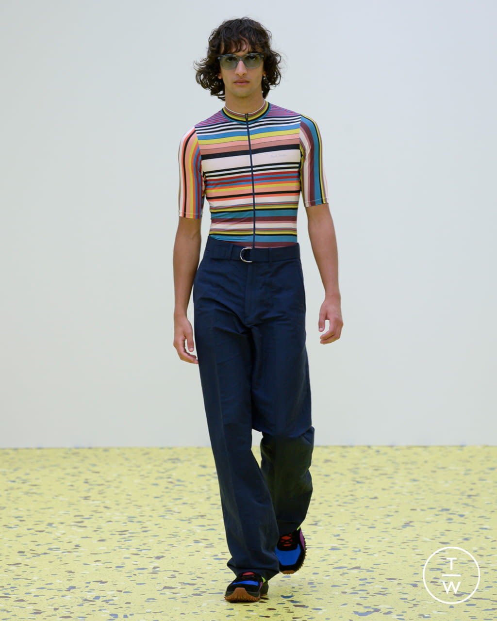Fashion Week Paris Spring/Summer 2022 look 37 from the Paul Smith collection 男装