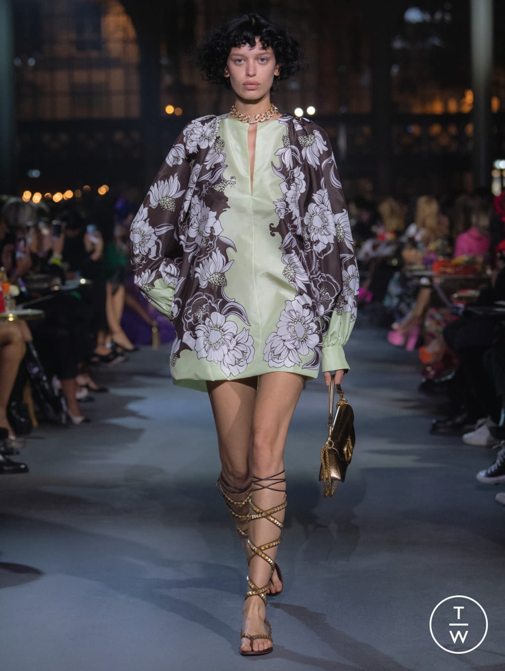 Fashion Week Paris Spring/Summer 2022 look 37 from the Valentino collection womenswear