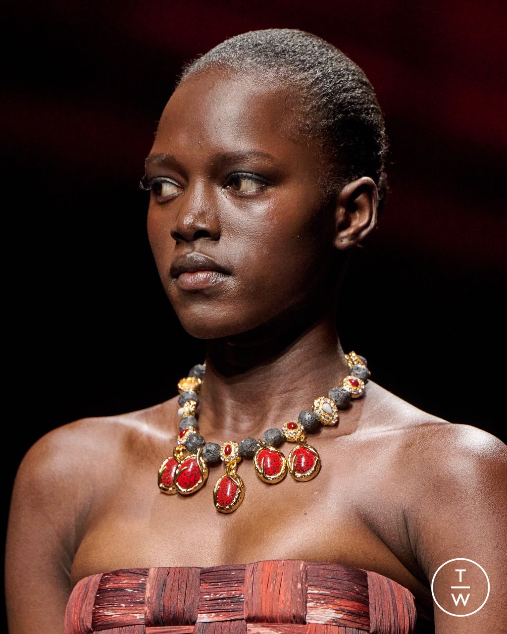 Fashion Week Milan Fall/Winter 2025 look 19 from the Roberto Cavalli collection womenswear accessories