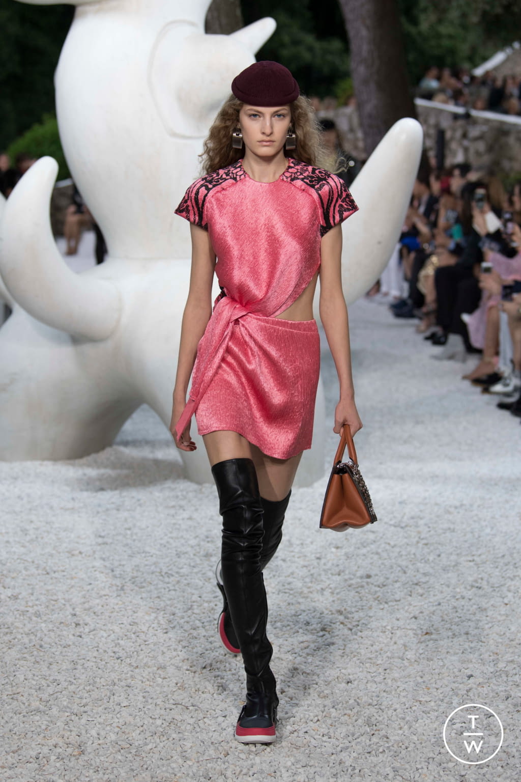 Fashion Week Paris Resort 2019 look 38 from the Louis Vuitton collection 女装