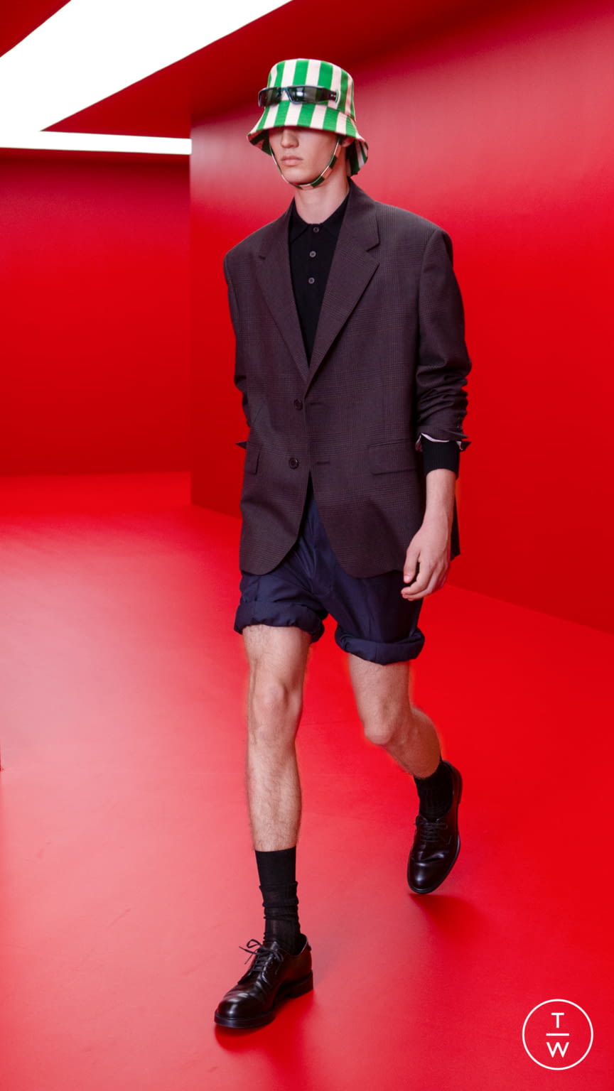 Fashion Week Milan Spring/Summer 2022 look 38 from the Prada collection 男装