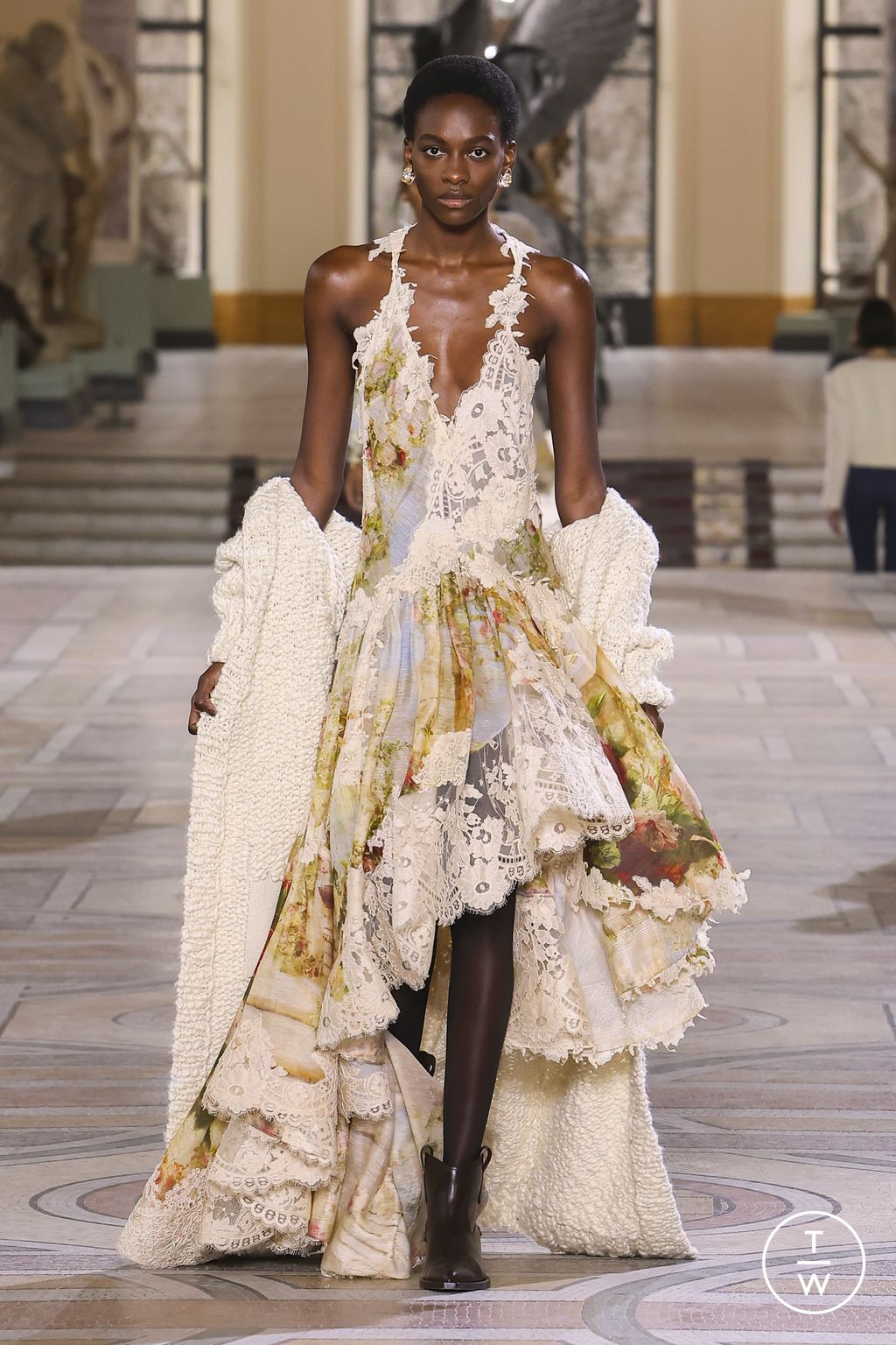 Fashion Week Paris Fall/Winter 2023 look 38 from the Zimmermann collection 女装