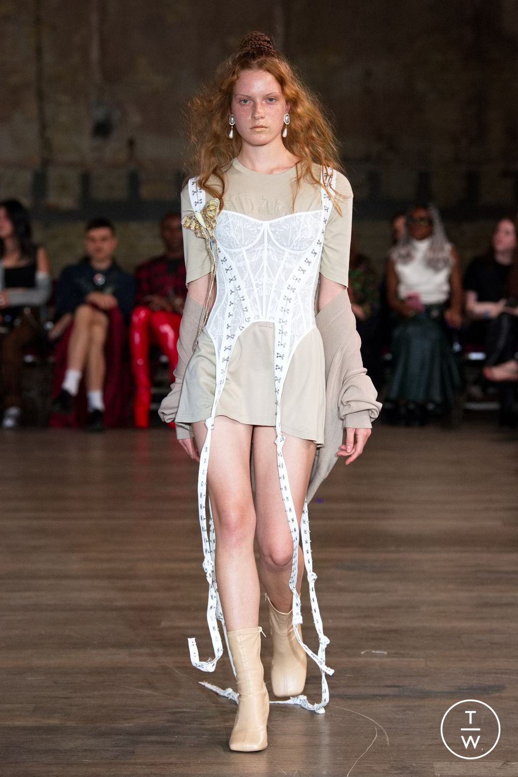 Fashion Week London Spring/Summer 2023 look 39 from the MITHRIDATE collection 女装