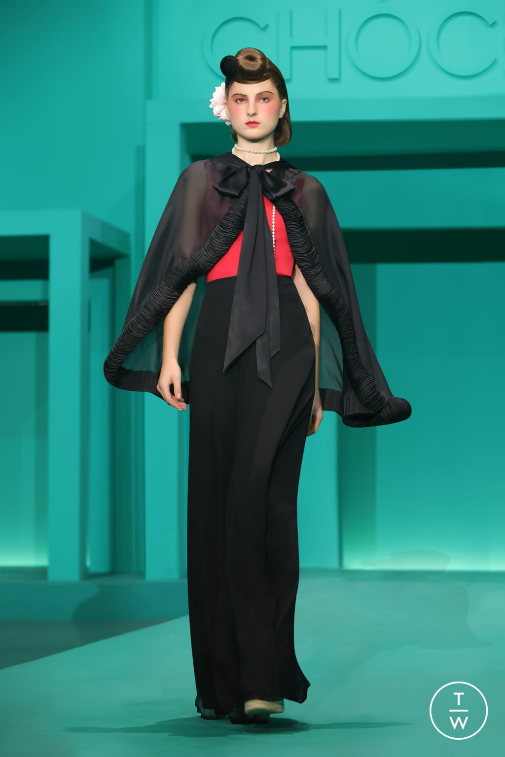 Fashion Week New York Spring/Summer 2022 look 39 from the Chocheng collection 女装