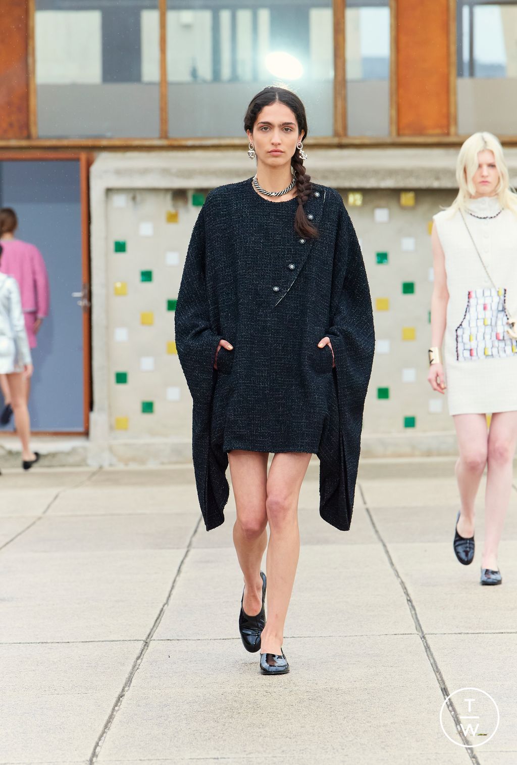 Fashion Week Paris Resort 2025 look 39 from the Chanel collection 女装