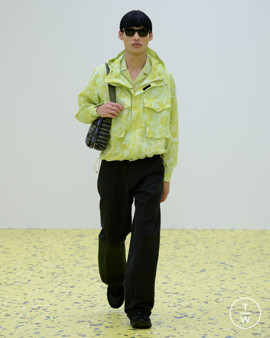 Fashion Week Paris Spring/Summer 2022 look 39 from the Paul Smith collection menswear