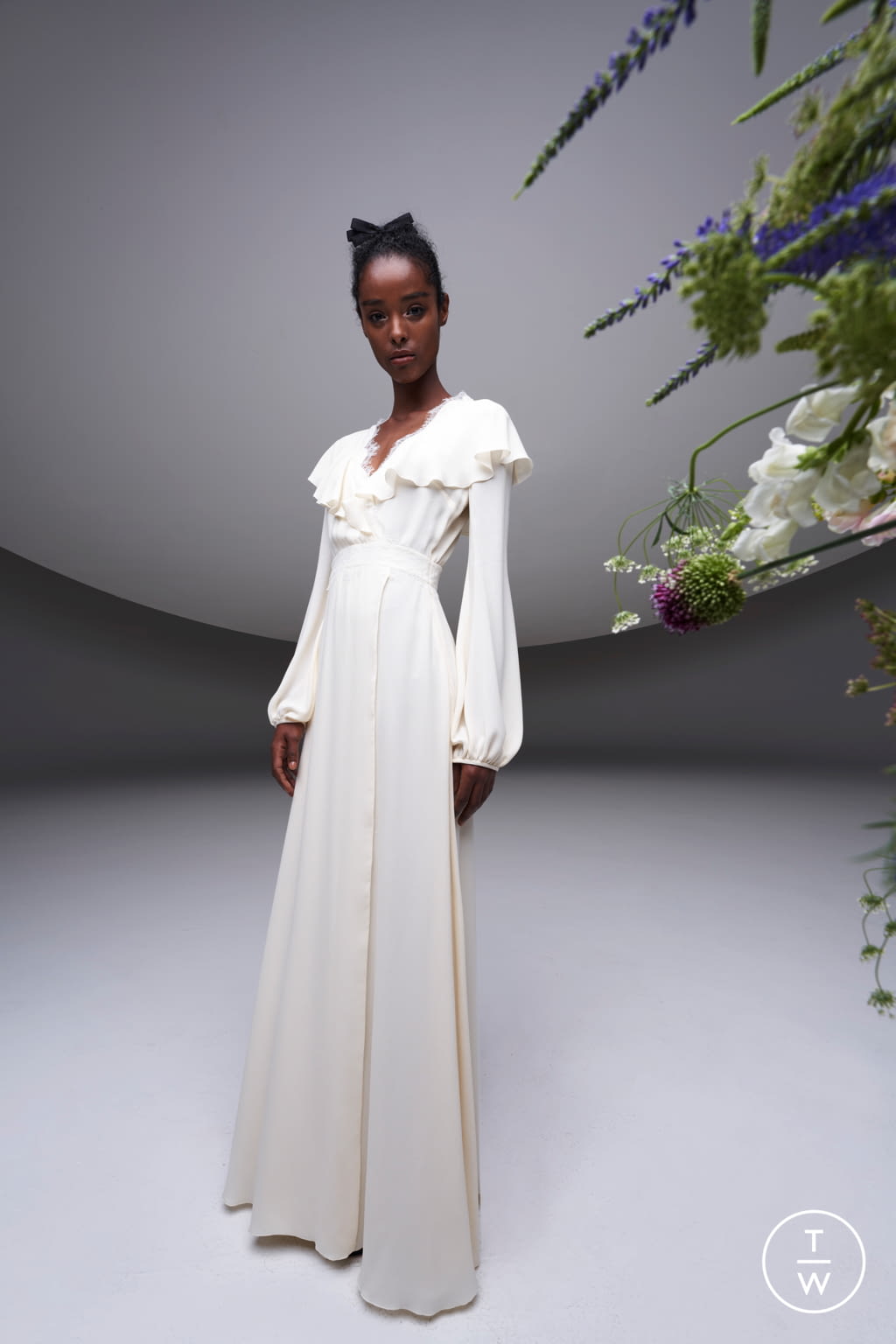 Fashion Week Paris Resort 2021 look 39 from the Giambattista Valli collection womenswear
