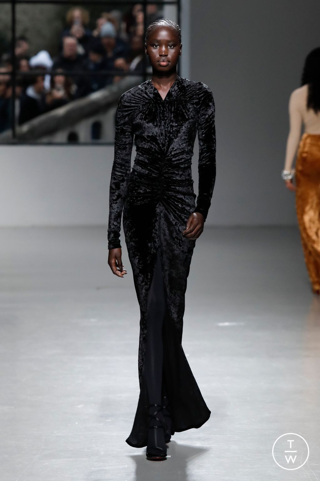 Fashion Week Paris Fall/Winter 2023 look 39 from the Atlein collection womenswear