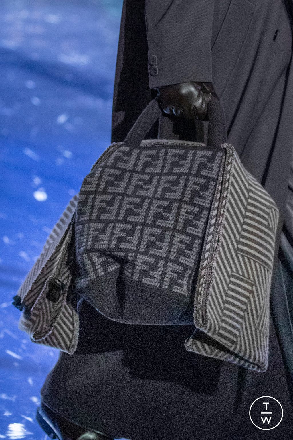 Fashion Week Milan Fall/Winter 2023 look 2 from the Fendi collection menswear accessories