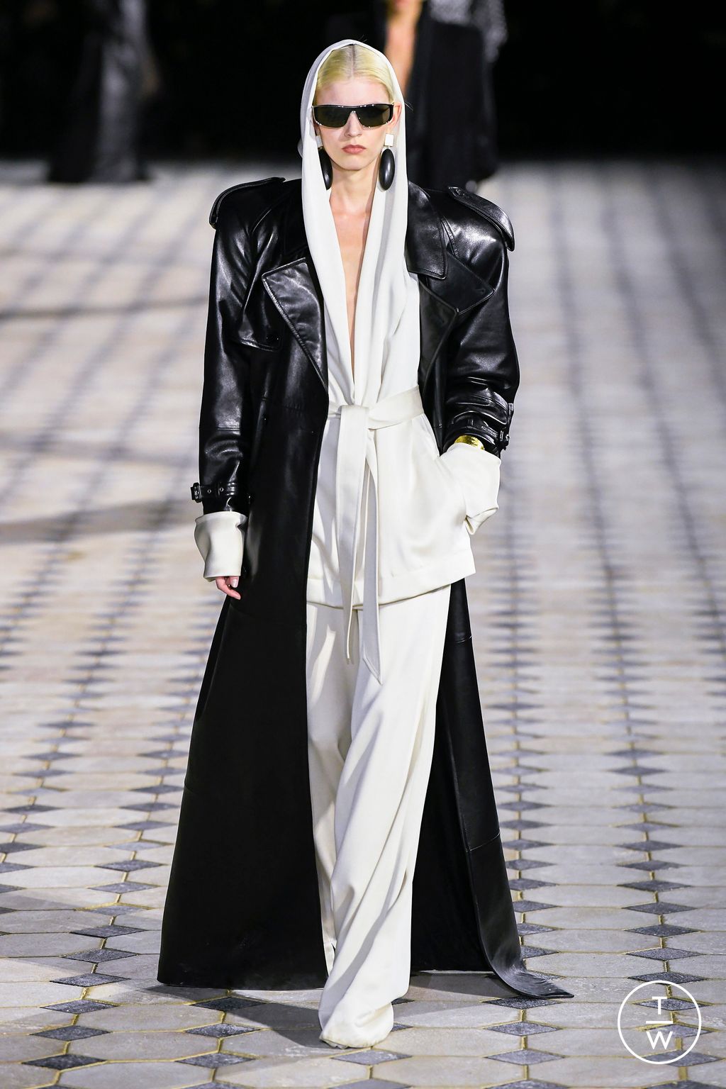 Fashion Week Paris Spring/Summer 2023 look 46 de la collection Saint Laurent womenswear
