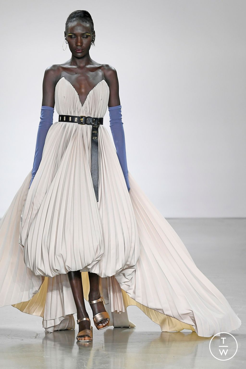 Fashion Week New York Spring/Summer 2023 look 26 from the Bibhu Mohapatra collection womenswear