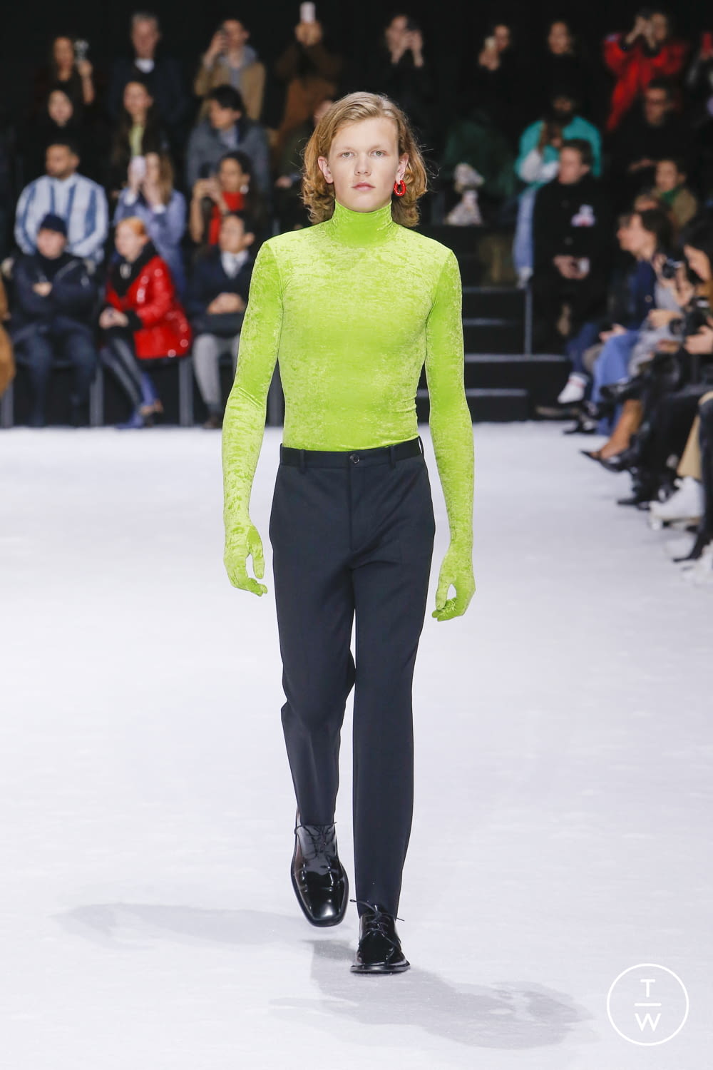Fashion Week Paris Fall/Winter 2018 look 4 from the Balenciaga collection womenswear