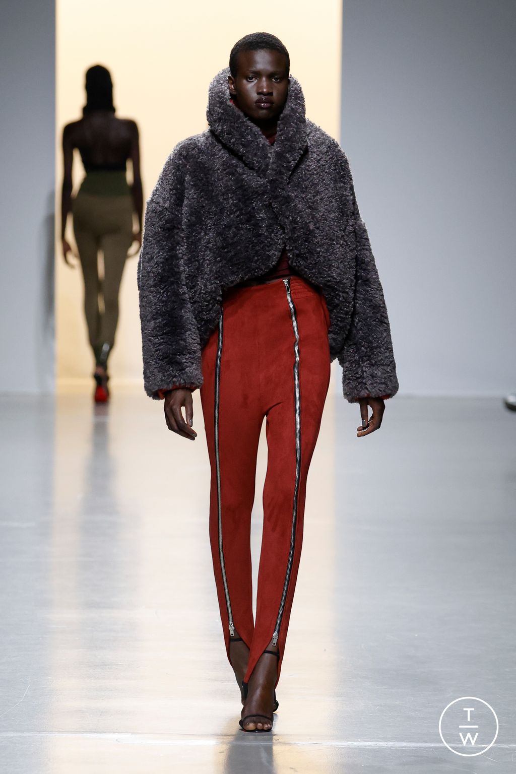 Fashion Week Paris Fall/Winter 2024 look 4 de la collection Atlein womenswear