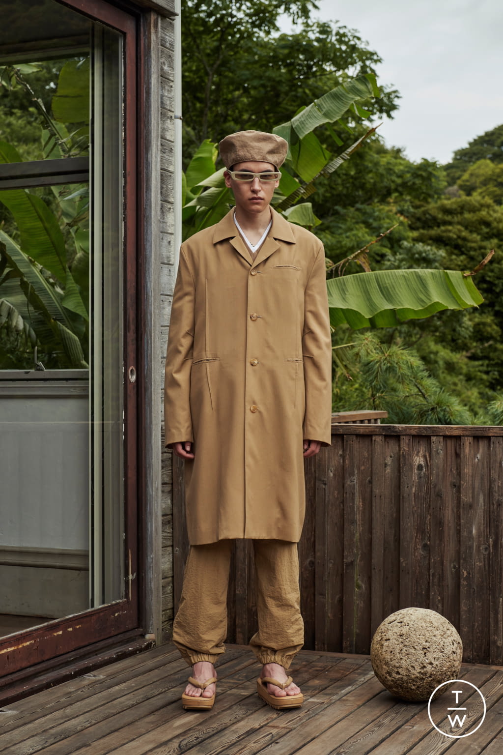 Fashion Week Paris Spring/Summer 2022 look 4 from the Undercover collection menswear