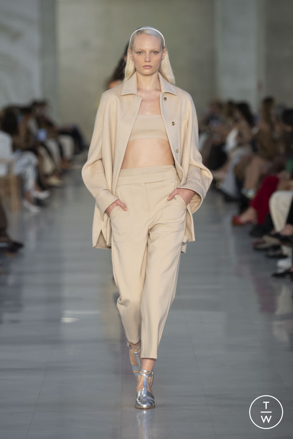 Fashion Week Milan Spring/Summer 2022 look 4 from the Max Mara collection 女装